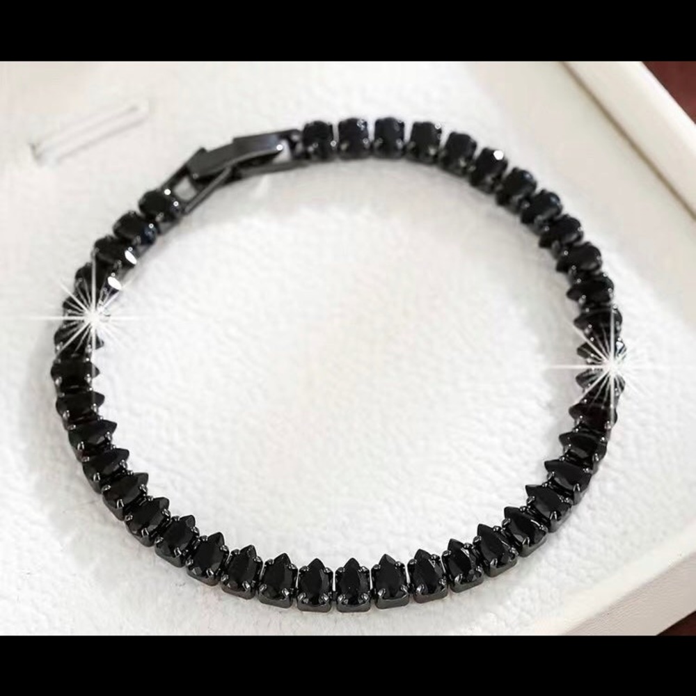 Gorgeous Swarovski elements hematite finish bracelet THB1